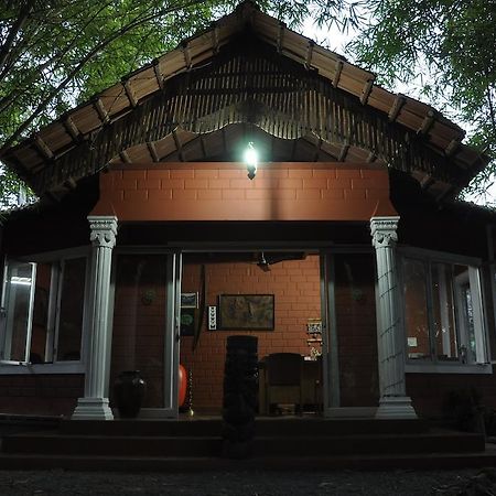 Sunbird Garden Resort Krishnagiri Szoba fotó