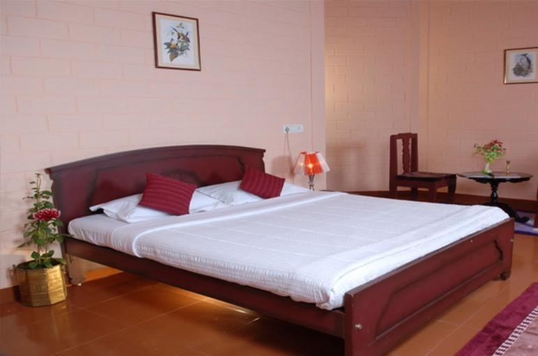 Sunbird Garden Resort Krishnagiri Szoba fotó