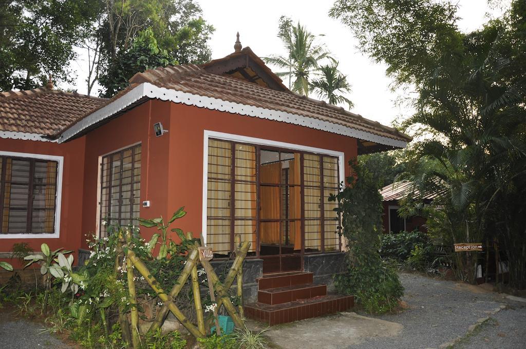 Sunbird Garden Resort Krishnagiri Szoba fotó