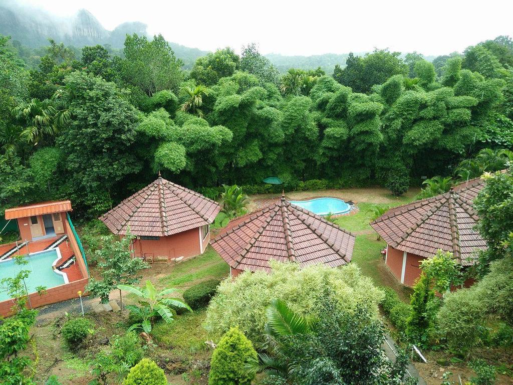 Sunbird Garden Resort Krishnagiri Kültér fotó