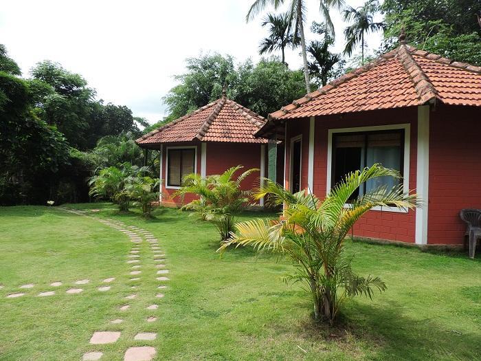 Sunbird Garden Resort Krishnagiri Kültér fotó
