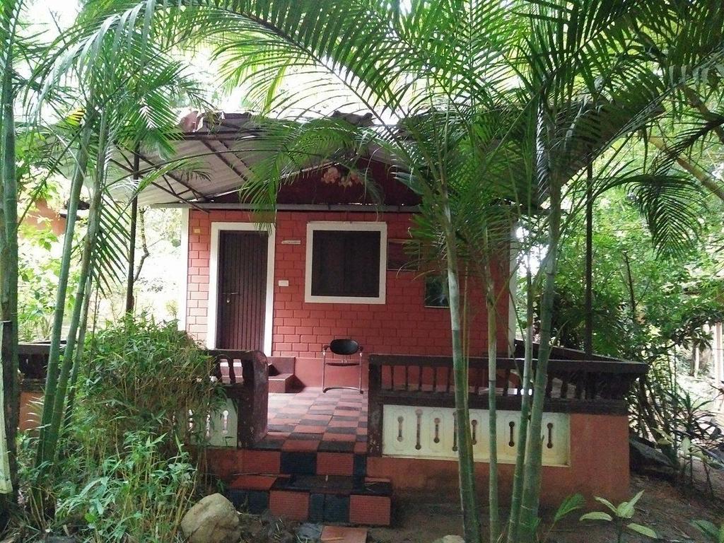 Sunbird Garden Resort Krishnagiri Kültér fotó