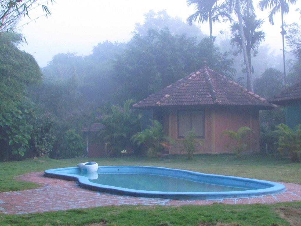 Sunbird Garden Resort Krishnagiri Kültér fotó