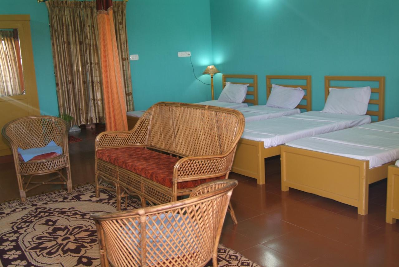 Sunbird Garden Resort Krishnagiri Szoba fotó