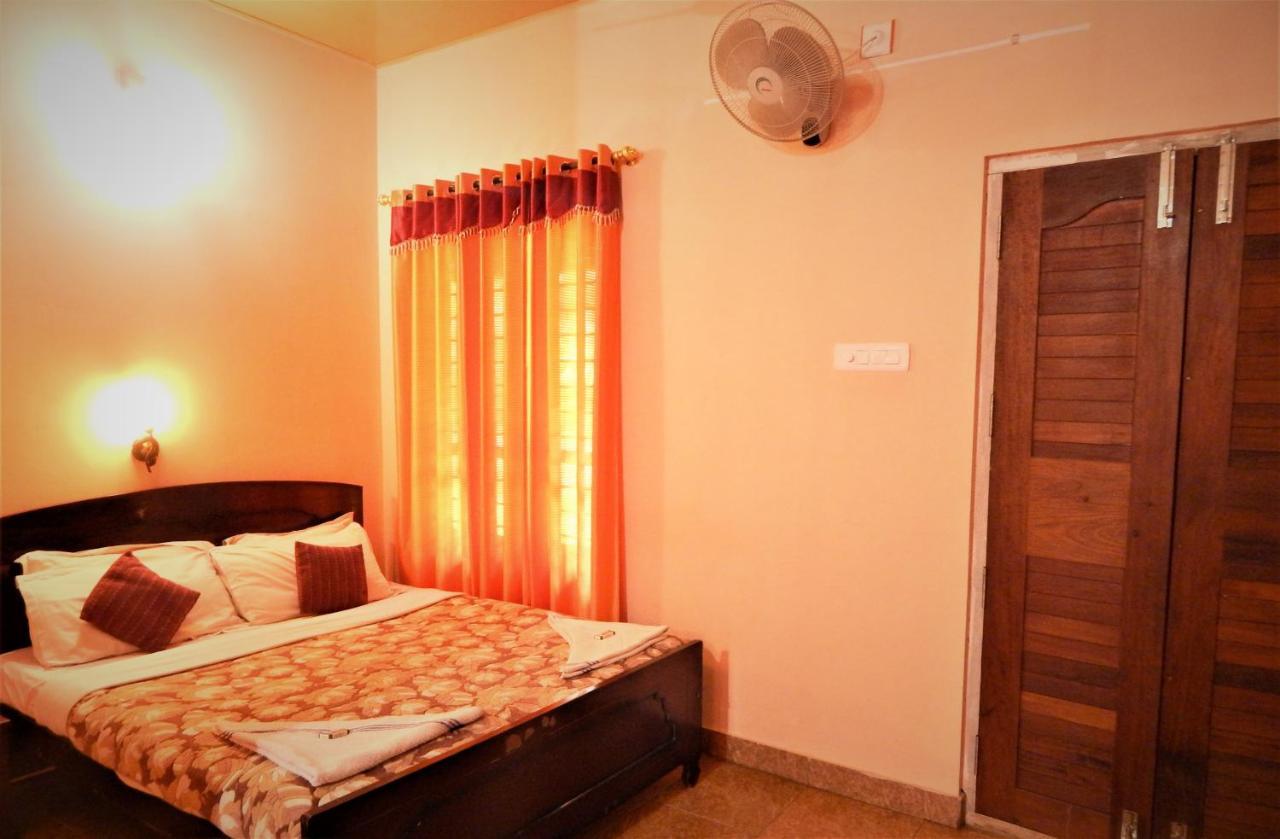 Sunbird Garden Resort Krishnagiri Kültér fotó