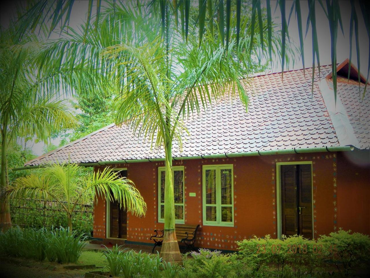 Sunbird Garden Resort Krishnagiri Kültér fotó